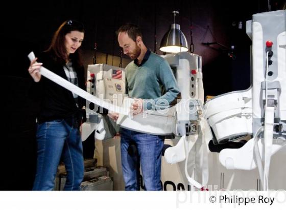 LE MOON RUNNER, SIMULATEUR DE MARCHE SUR LA LUNE,  CITE DE L' ESPACE, TOULOUSE. (31F02712.jpg)