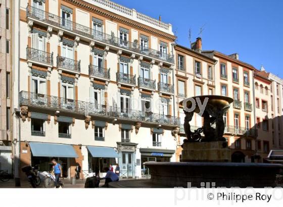 PLACE DE LA TRINITE, QUARTIER DES CARMES,  TOULOUSE. (31F02914.jpg)