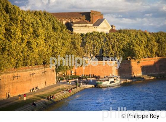 PROMENADE DES QUAIS ET LA GARONNE, PLACE DE LA DAURADE, TOULOUSE. (31F03117.jpg)