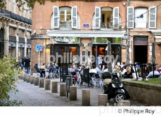 TERRASSE DE CAFE, PLACE SAINT GEORGES, QUARTIER SAINT GEORGES, TOULOUSE. (31F03402.jpg)