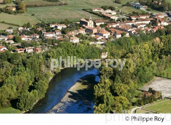 VILLAGE DE SAINT-JULIEN-SUR-GARONNE, ET LA  LA GARONNE,  VIA GARONA. (31F03721.jpg)