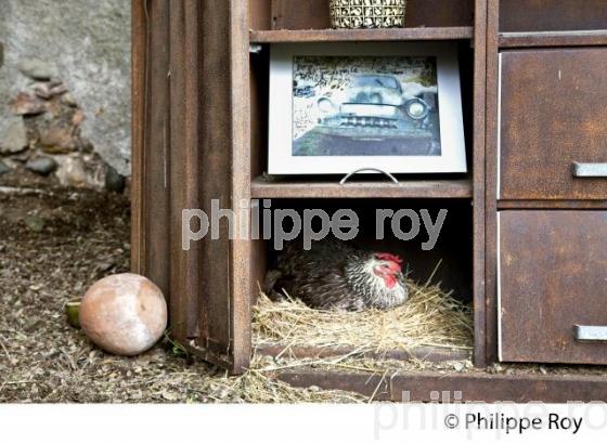 EXPOSITION DE SYLVAIN MESCHIA, PLASTICIEN, VILLAGE DE MARTRES-TOLOSANE, VALLEE DE LA GARONNE. (31F03828.jpg)