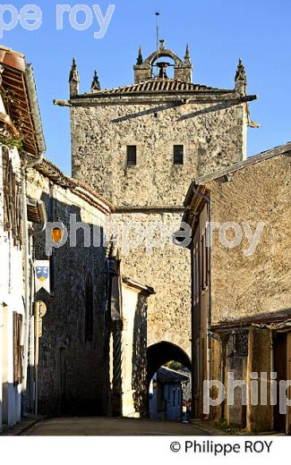 LE VILLAGE FORTIFIE D' AURIGNAC, COMMINGES, HAUTE-GARONNE. (31F03906.jpg)