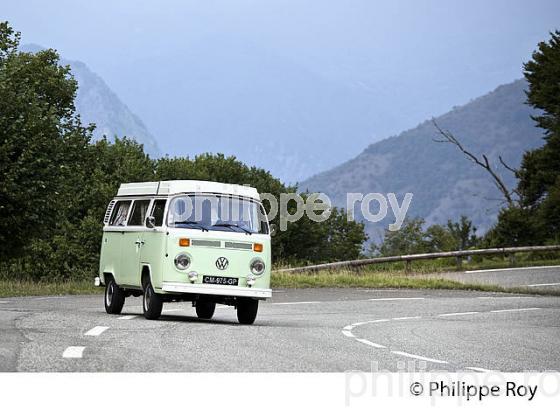 COMBI VW, VINTAGE, MONTEE AU COL DE MENTE,  COMMUNE DE BOUTX,  HAUTE-GARONNE. (31F05634.jpg)