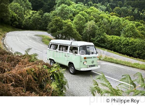 COMBI VW, VINTAGE, MONTEE AU COL DE MENTE,  COMMUNE DE BOUTX,  HAUTE-GARONNE. (31F05640.jpg)