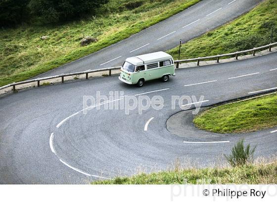 COMBI VW, VINTAGE,MONTEE AU  COL DE MENTE,  COMMUNE DE BOUTX,  HAUTE-GARONNE. (31F05712.jpg)