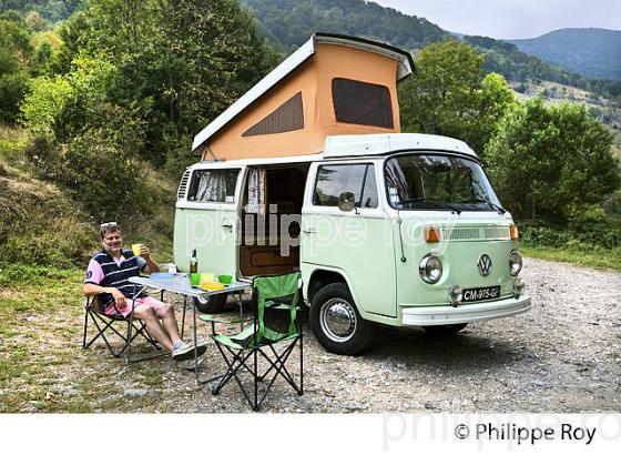 COMBI VW, VINTAGE, BIVOUAC AU  COL DE PORTET D' ASPET,   HAUTE-GARONNE. (31F05727.jpg)