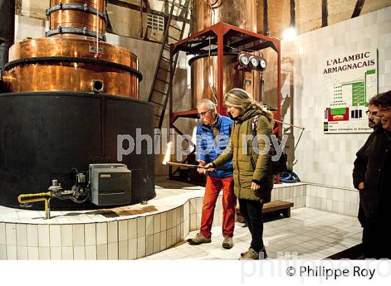 FETE DE LA FLAMME DE L' ARMAGNAC AU  CHATEAU DE LAUBADE,   BAS-ARMAGNAC, GERS. (32F01305.jpg)