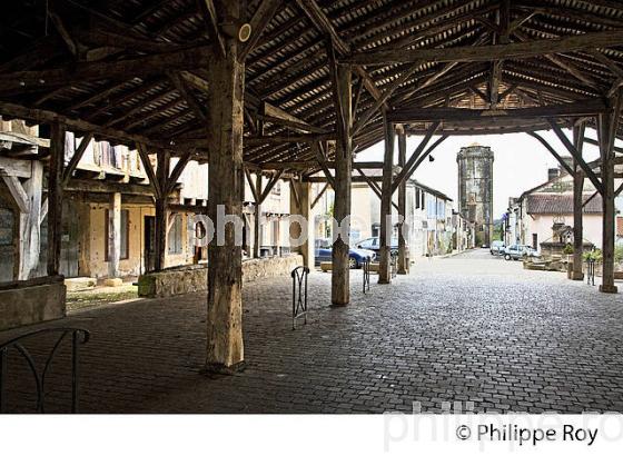 VILLAGE FORTIFIE DE BASSOUES, BASTIDE DE GASCOGNE, GERS. (32F01504.jpg)