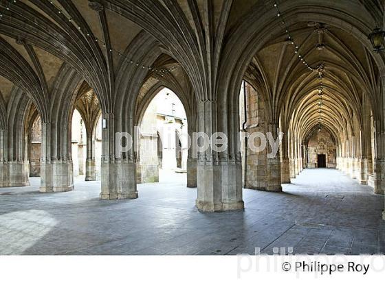 VILLE DE CONDOM, GERS, GASCOGNE. (32F01539.jpg)