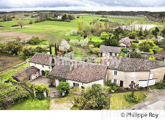 VILLAGE FORTIFIE  DE LA ROMIEU,  GASCOGNE, GERS. (32F01622.jpg)