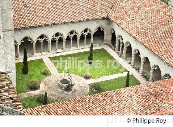 VILLAGE FORTIFIE DE LA ROMIEU, GASCOGNE, GERS. (32F01631.jpg)