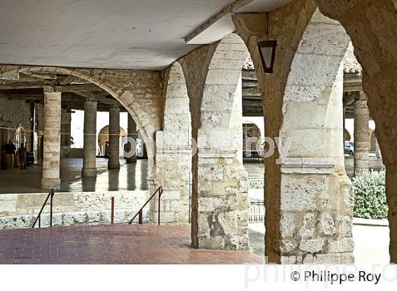 CITE FORTIFIEE DE MAUVEZIN, GASCOGNE, GERS. (32F01806.jpg)