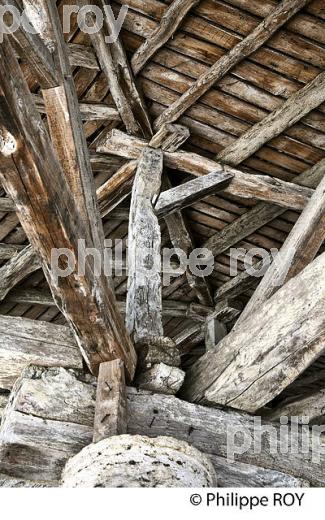 CITE FORTIFIEE DE MAUVEZIN, GASCOGNE, GERS. (32F01807.jpg)