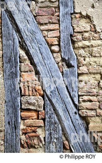 VILLAGE DE SAMATANT, GASCOGNE, GERS. (32F01937.jpg)