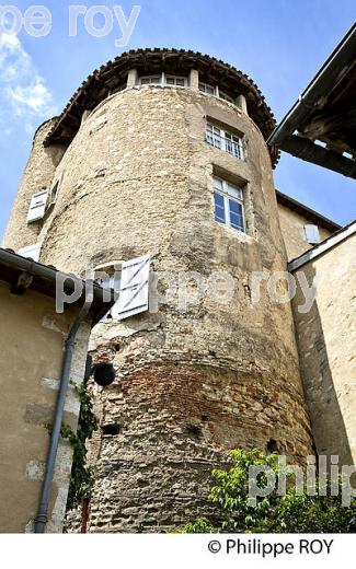 LA VIEILLE VILLE DE AUCH, GERS, GASCOGNE. (32F02139.jpg)