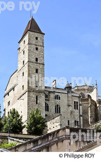 LA VIEILLE VILLE DE AUCH, GERS, GASCOGNE. (32F02206.jpg)