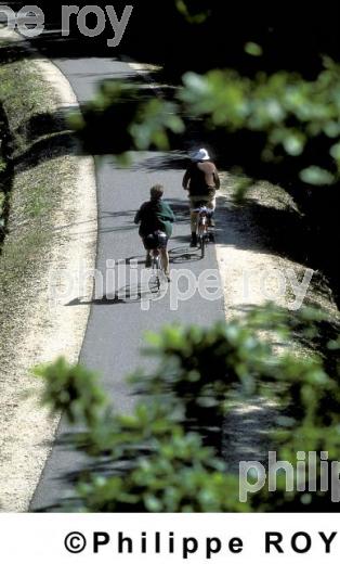 Piste cyclable (33F04108.jpg)
