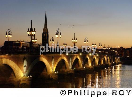 Pont de Pierre - Bordeaux (33F04211.jpg)
