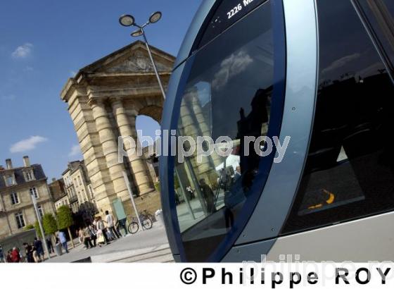 Le Tramway de Bordeaux (33F04306.jpg)