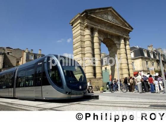Le tramway de Bordeaux (33F04314.jpg)