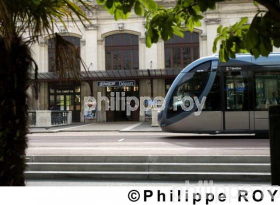 Le tramway de Bordeaux (33F04404.jpg)