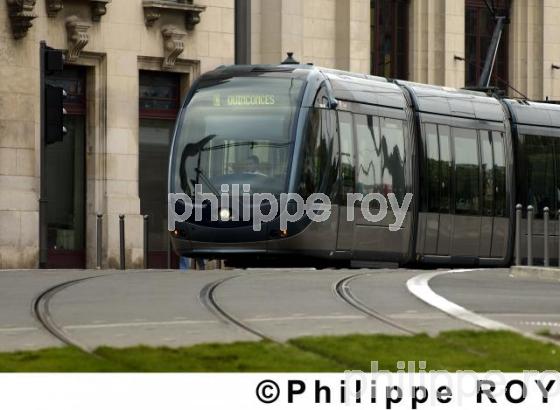 Le tramway de Bordeaux (33F04407.jpg)