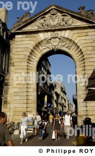 Porte Dijeaux - Bordeaux (33F05718.jpg)