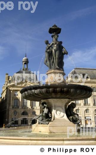 Fontaine - Bordeaux (33F07109.jpg)