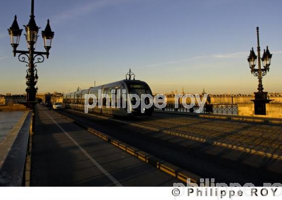 Pont de Pierre - Bordeaux (33F08830.jpg)