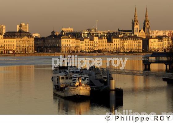 Quai des Chartrons - Bordeaux (33F08907.jpg)