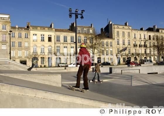 Quai des Chartrons - Bordeaux (33F08924.jpg)