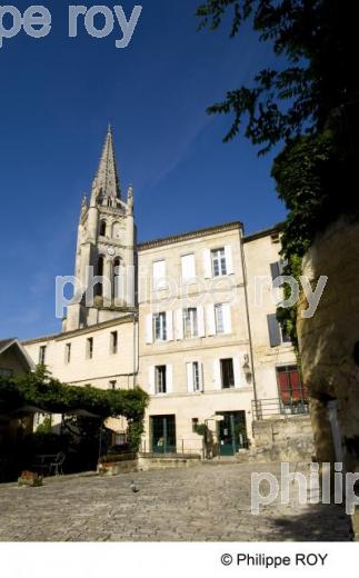 Eglise monolithe - Saint  Emilion (33F09706.jpg)