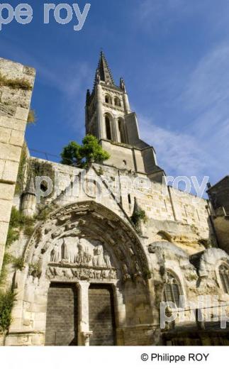 Eglise monolithe - Saint  Emilion (33F09709.jpg)