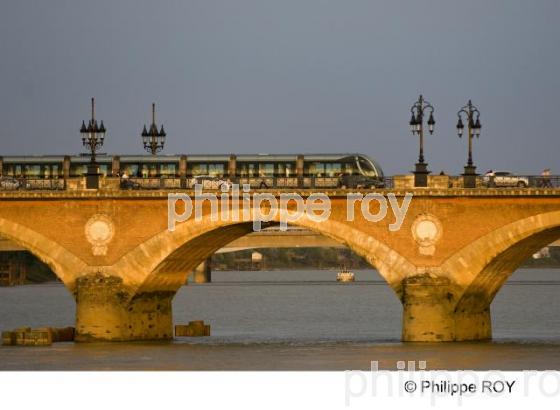 Pont de pierre - Bordeaux (33F09905.jpg)