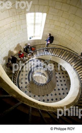 ESCALIER, PHARE DE CORDOUAN, ESTUAIRE DE LA GIRONDE, FRANCE (33F11914.jpg)