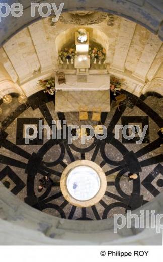 CHAPELLE, PHARE DE CORDOUAN, ESTUAIRE DE LA GIRONDE, FRANCE (33F11916.jpg)