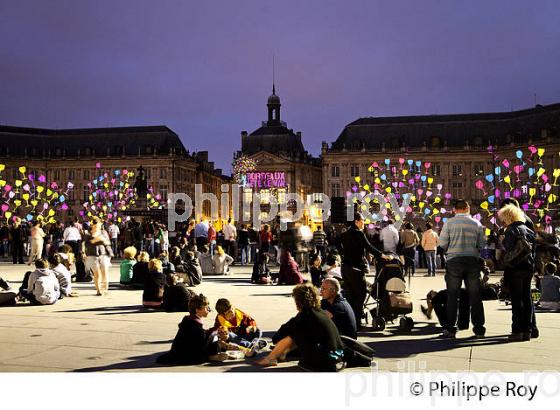 FETE DU VIN, PLACE DE LA BOURSE, BORDEAUX (33F16604.jpg)