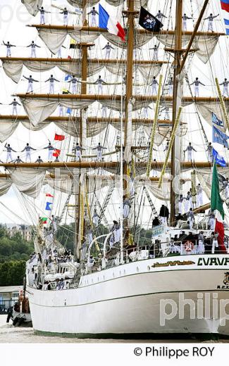 VOILIER MEXICAIN LE CUAUHTEMOC AU PORT DE BORDEAUX (33F16712.jpg)