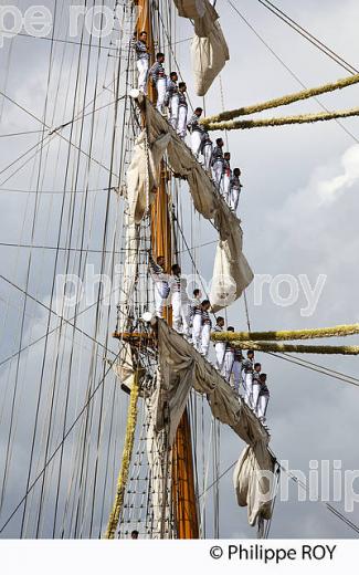 VOILIER MEXICAIN LE CUAUHTEMOC AU PORT DE BORDEAUX (33F16716.jpg)