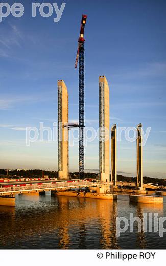 NOUVEAU PONT LEVANT ET GARONNE, BACALAN BORDEAUX . (33F16812.jpg)