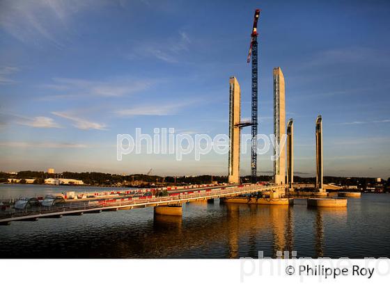 NOUVEAU PONT LEVANT ET GARONNE, BACALAN BORDEAUX . (33F16813.jpg)