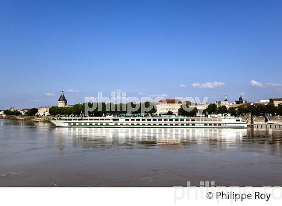 CROISIERE FLUVIALE SUR LA DORDOGNE, LIBOURNE, GIRONDE, AQUITAINE. (33F17431.jpg)