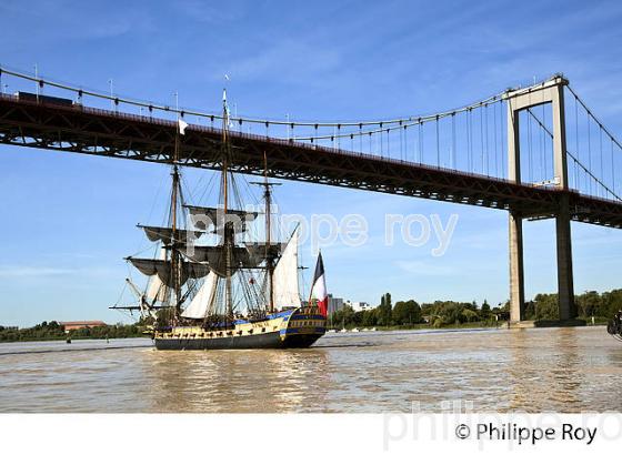 REPLIQUE DU  VAISSEAU L' HERMIONE,  A BORDEAUX, GIRONDE, AQUITAINE. (33F18217.jpg)