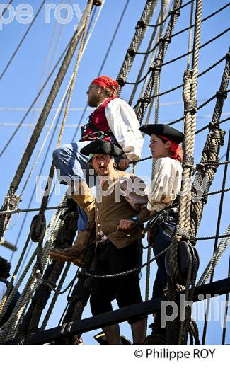 REPLIQUE DU  VAISSEAU L' HERMIONE,  A BORDEAUX, GIRONDE, AQUITAINE. (33F18235.jpg)