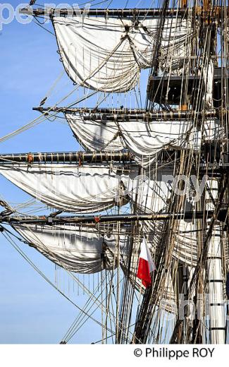 REPLIQUE DU  VAISSEAU L' HERMIONE,  A BORDEAUX, GIRONDE, AQUITAINE. (33F18305.jpg)