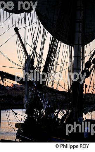 REPLIQUE DU  VAISSEAU L' HERMIONE,  A BORDEAUX, GIRONDE, AQUITAINE. (33F18328.jpg)