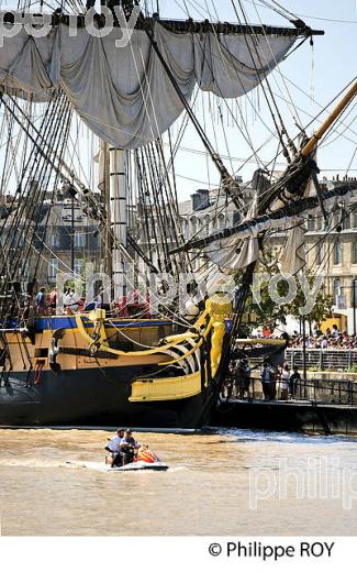 REPLIQUE DU  VAISSEAU L' HERMIONE,  A BORDEAUX, GIRONDE, AQUITAINE. (33F18415.jpg)