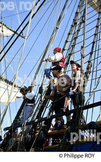 REPLIQUE DU  VAISSEAU L' HERMIONE,  A BORDEAUX, GIRONDE, AQUITAINE. (33F18434.jpg)