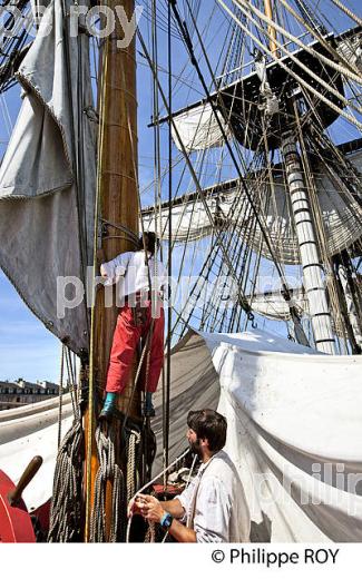 REPLIQUE DU  VAISSEAU L' HERMIONE,  A BORDEAUX, GIRONDE, AQUITAINE. (33F18512.jpg)